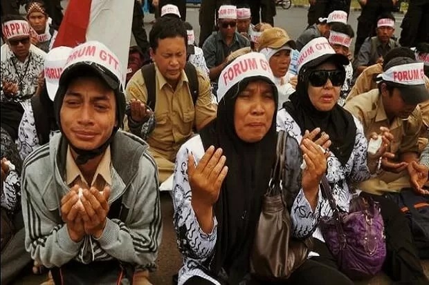 DPR Minta Pemerintah Prioritaskan Guru Honorer dalam Seleksi PPPK DPR Minta Pemerintah Prioritaskan Guru Honorer dalam Seleksi PPPK