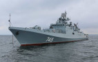 Kapal Fregat Rusia Lepaskan...