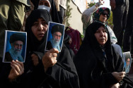 Iran Tunda Lagi Pemakaman...