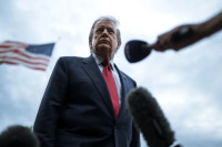 Trump Ancam Serang Iran...