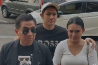 Amanda Manopo Sambangi...