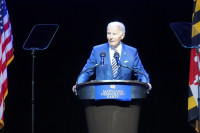 Biden Sebut Trump Pencundang,...