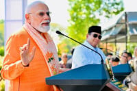 1-Prabowo Dipuji Modi,...