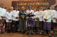 Raja Adat dan Sultan...
