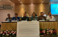 Mohon Perlindungan Presiden,...