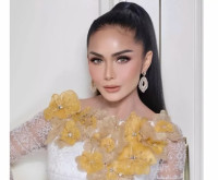 Benarkah Aurel Hermansyah...