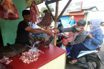 Jelang Puasa, Daging...