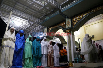 Tarawih Pertama Ditengah...