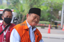 KPK Lanjutkan Pemeriksaan...