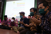 Jurnalis dan Unusa Gelar...