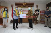 AXA Mandiri Distribusikan...