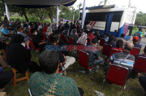 Antrean Warga yang Ingin...