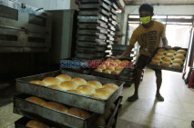 Produksi Roti Rumahan...