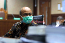 Eks Kepala Divisi Investasi...