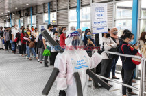 Manusia Covid-19 Hadir...