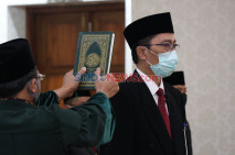 Busrul Iman Resmi Jabat...