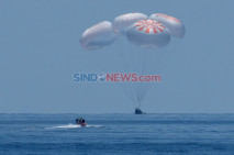Kapsul SpaceX Mendarat...