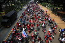 Buruh Kembali Gelar...