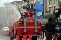 Mobil Pemadam Kebakaran...