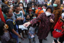 Wali Kota Risma Bagikan...