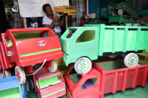 Perajin Mobil Mainan...