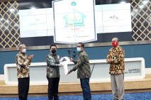 Bank DKI Serahkan Kunci...