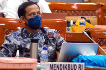 Mendikbud Rapat Kerja...