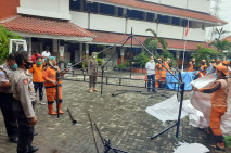 Polda Metro Jaya Gelar...