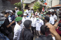 Datangi Rumah Petamburan,...