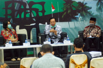 Diskusi Dialektika Demokrasi:...