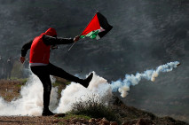 Warga Palestina Protes...