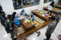 Aparat Gabungan Gelar...