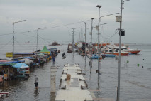 Banjir Rob Kembali Genangi...