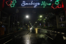 Kota Surabaya Lengang...