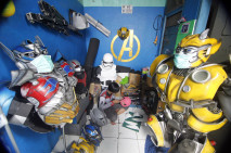 Bertahan di Tengah Pandemi,...