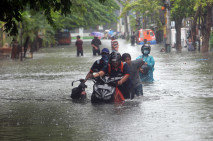 Banjir Parah Kepung...