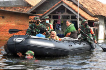 Dramatis, Dandim Pekalongan...