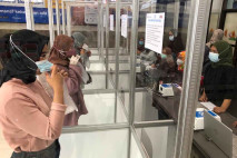 Hari Ini, Stasiun Surabaya...