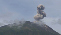 Gunung Ile Lewotolok...