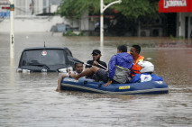 Banjir Setinggi 1,5...