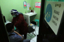 Vaksinasi Tahap Kedua...