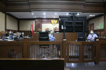 Hadirkan Mantan Karyawan,...