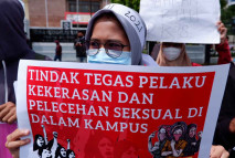 Aksi Damai Mahasiswa...