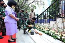 Panglima TNI Letakan...