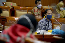Raker Mendikbud Bahas...