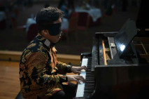Mainkan 150 Lagu 5 Jam...