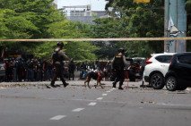 Polisi Kerahkan Anjing...