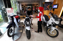 Penjualan Sepeda Motor...
