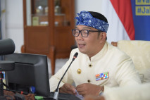 Kang Emil Hadiri Peringatan...