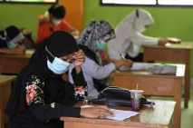 Ujian Semester Secara...